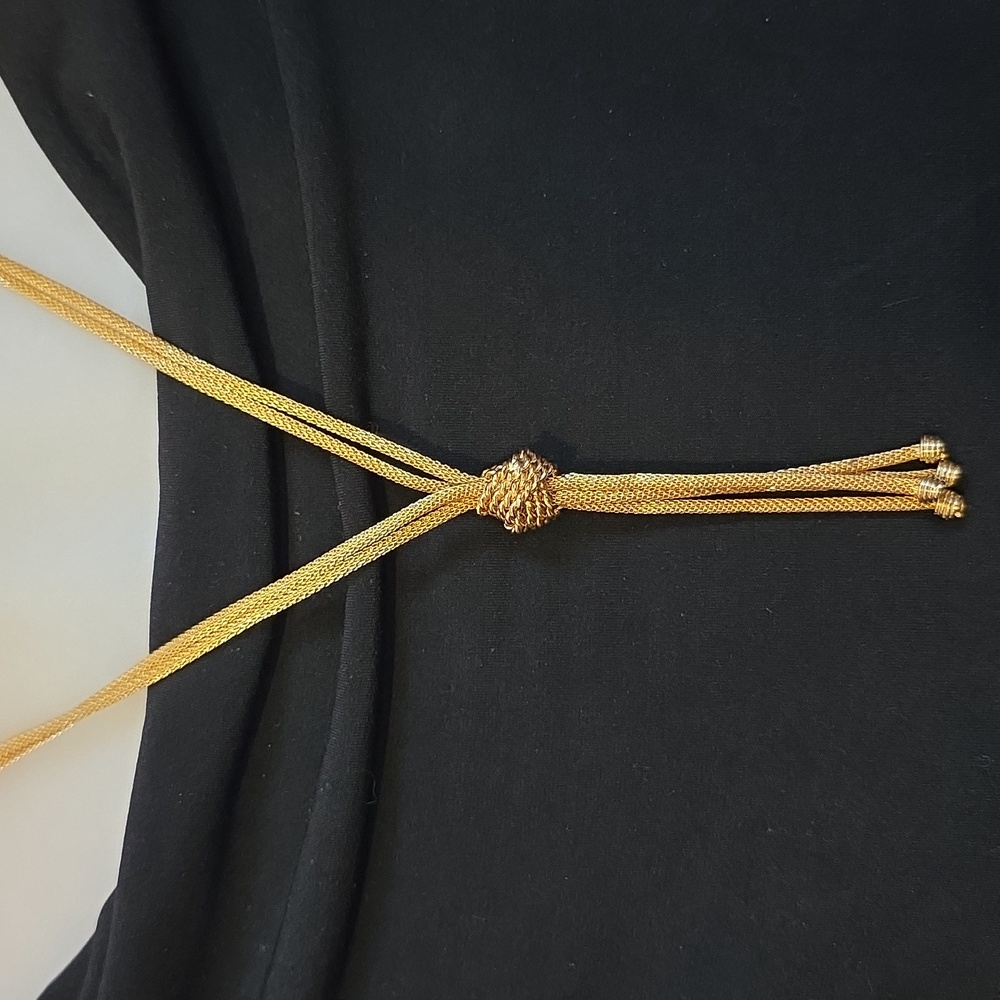 Mesh Chain Knot Tassel Necklace